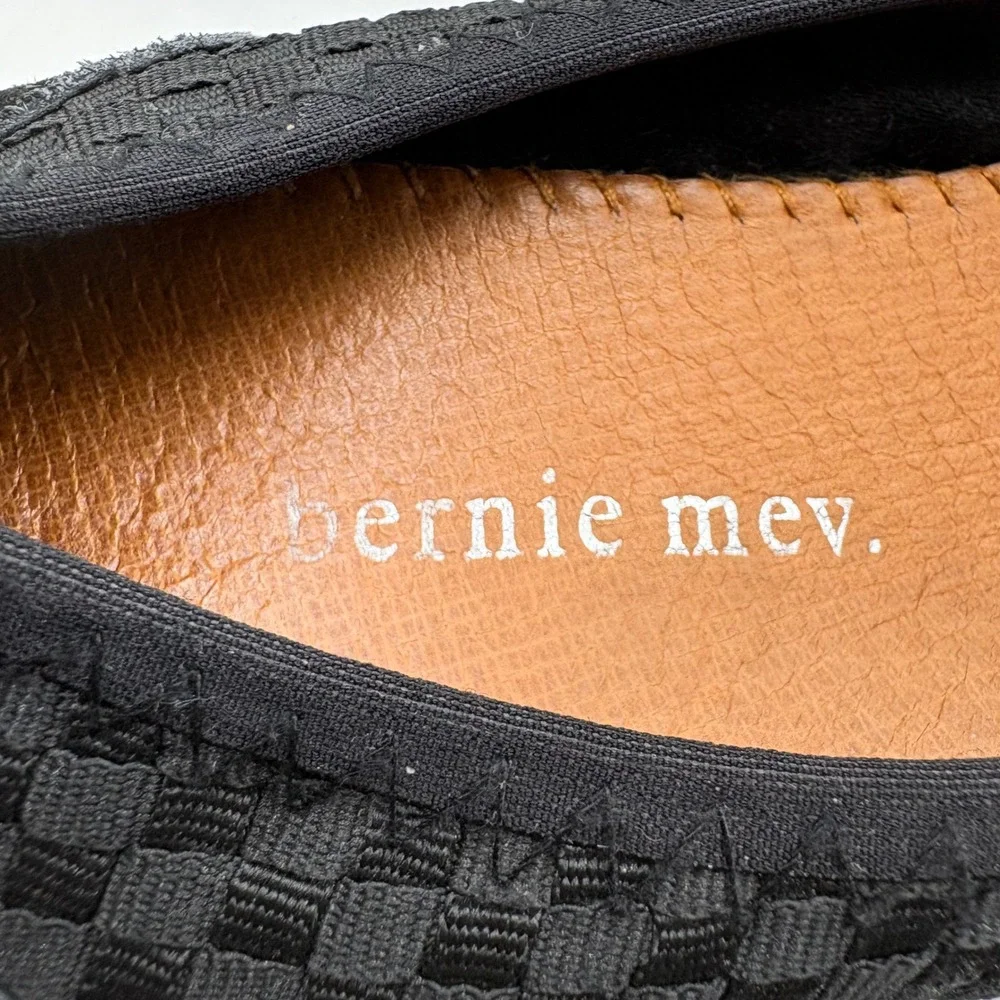Bernie Mev Black Woven Wedge ‎ Suede Accent Slip On Shoes Womens Size 8